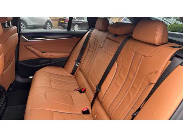 BMW 5 SERIES 530d xDrive MHT M Sport 5dr Auto 