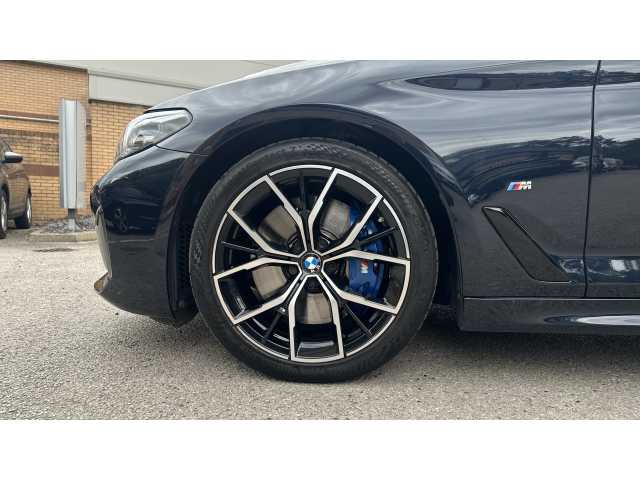 BMW 5 SERIES 530d xDrive MHT M Sport 5dr Auto 