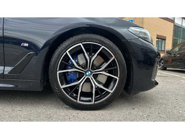 BMW 5 SERIES 530d xDrive MHT M Sport 5dr Auto 