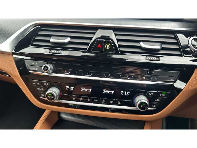 BMW 5 SERIES 530d xDrive MHT M Sport 5dr Auto 