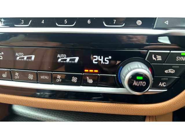 BMW 5 SERIES 530d xDrive MHT M Sport 5dr Auto 