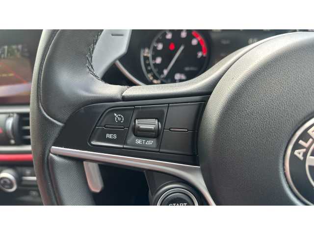 Alfa Romeo Giulia GIULIA 2.0 TB 280 Veloce 4dr Auto 
