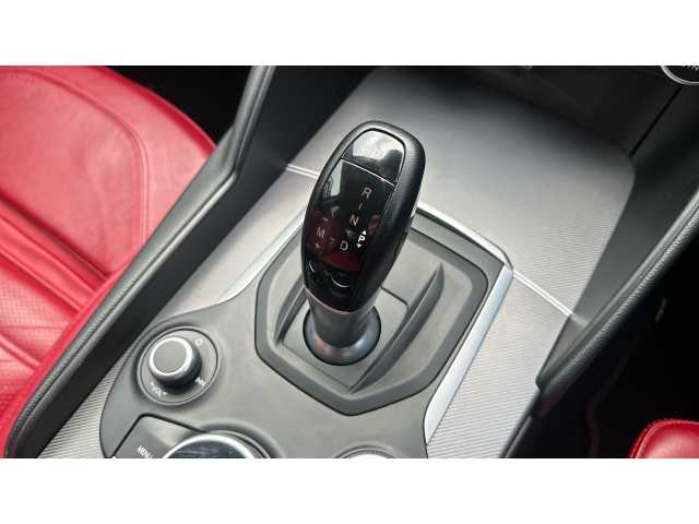 Alfa Romeo Giulia GIULIA 2.0 TB 280 Veloce 4dr Auto 