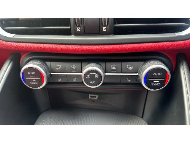 Alfa Romeo Giulia GIULIA 2.0 TB 280 Veloce 4dr Auto 