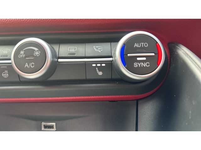 Alfa Romeo Giulia GIULIA 2.0 TB 280 Veloce 4dr Auto 