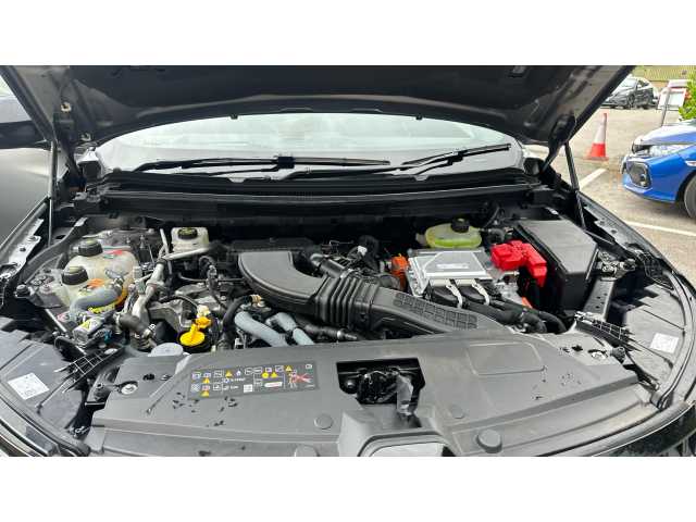 Renault Austral AUSTRAL E-Tech FHEV Iconic Esprit Alpine 5dr Auto 4C 