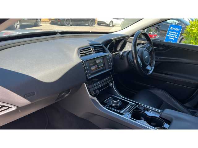 Jaguar XE XE 2.0d Prestige 4dr Auto 