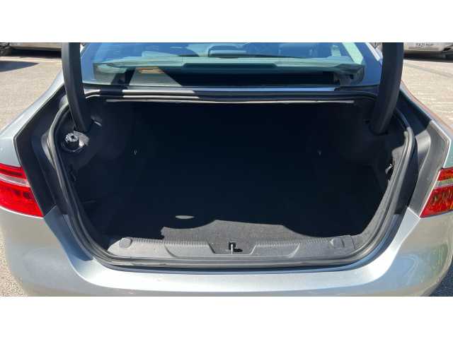 Jaguar XE XE 2.0d Prestige 4dr Auto 