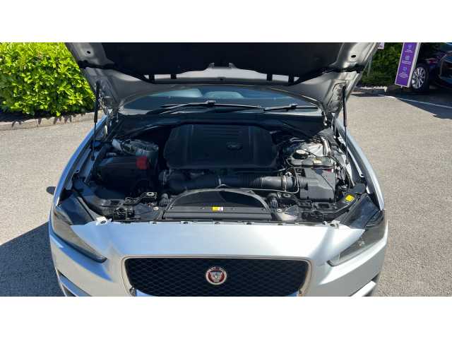 Jaguar XE XE 2.0d Prestige 4dr Auto 
