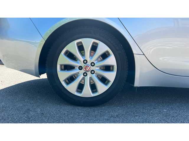 Jaguar XE XE 2.0d Prestige 4dr Auto 