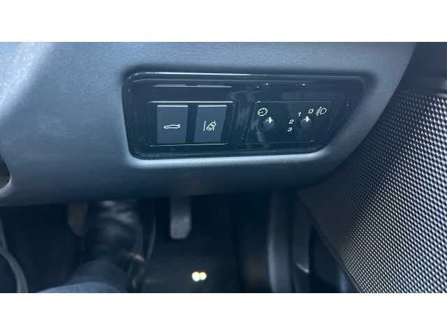 Jaguar XE XE 2.0d Prestige 4dr Auto 