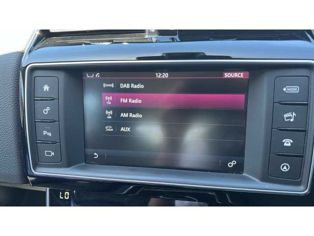 Jaguar XE XE 2.0d Prestige 4dr Auto 