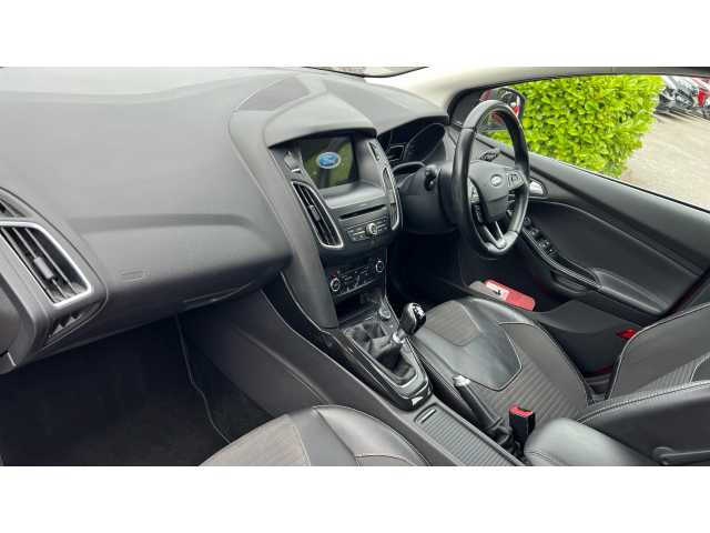 Ford Focus FOCUS 1.5 TDCi 120 Titanium X Navigation 5dr 