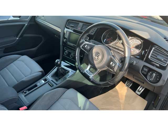 Volkswagen Golf GOLF 2.0 TDI R-Line 5dr 