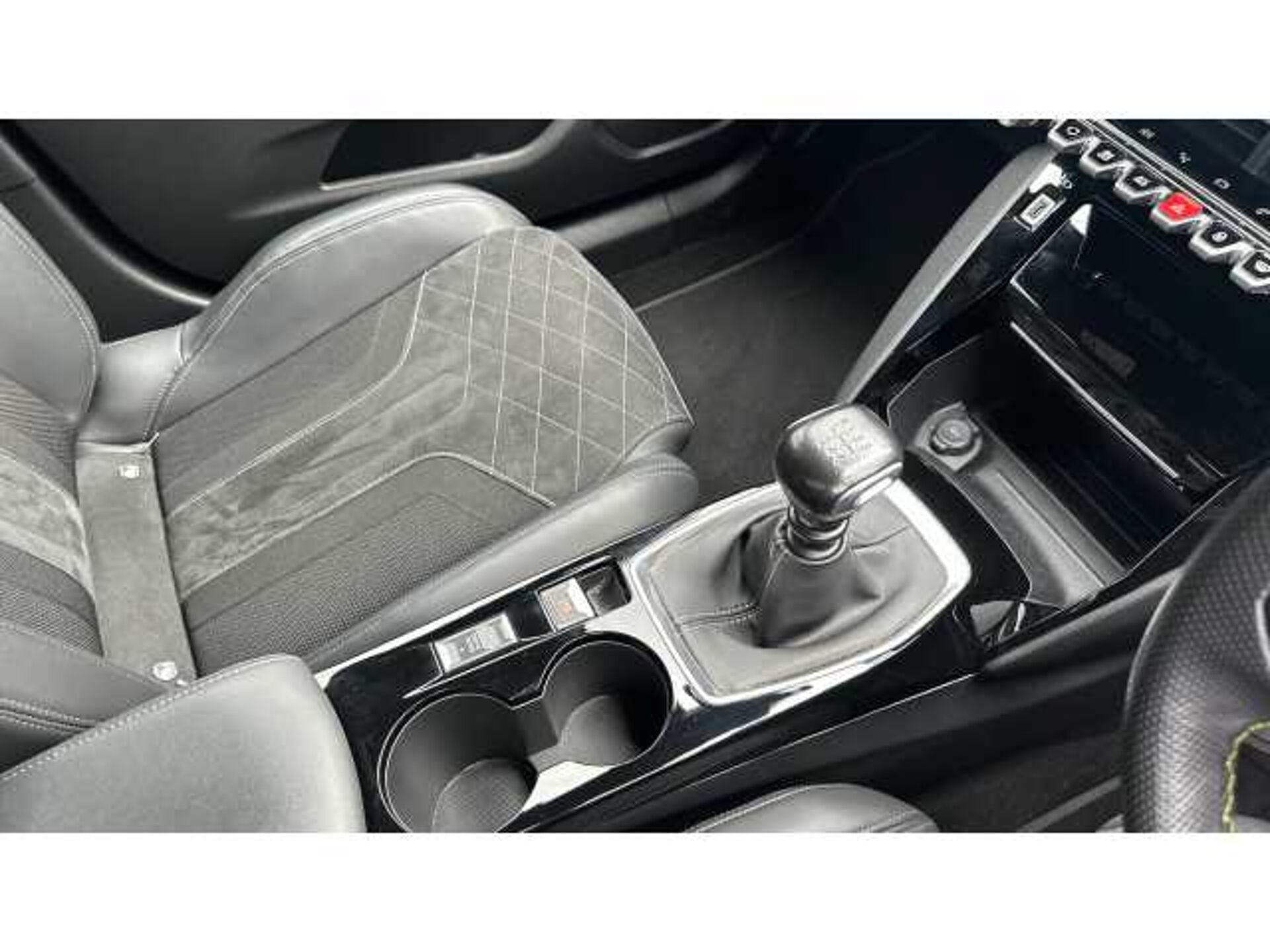 Peugeot 2008 2008 1.2 PureTech 130 GT Premium 5dr 