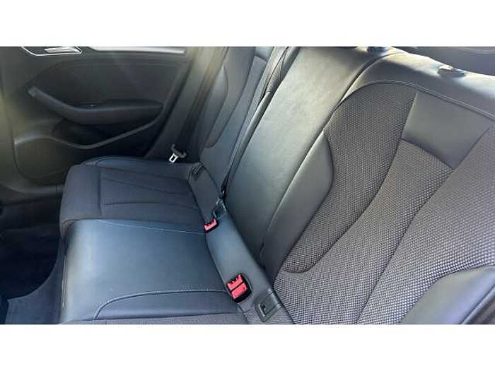 Audi A3 A3 1.5 TFSI Black Edition 5dr 