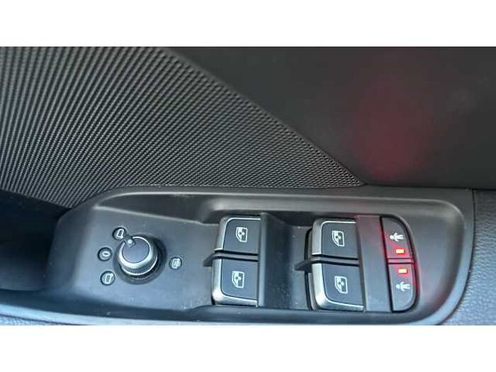 Audi A3 A3 1.5 TFSI Black Edition 5dr 