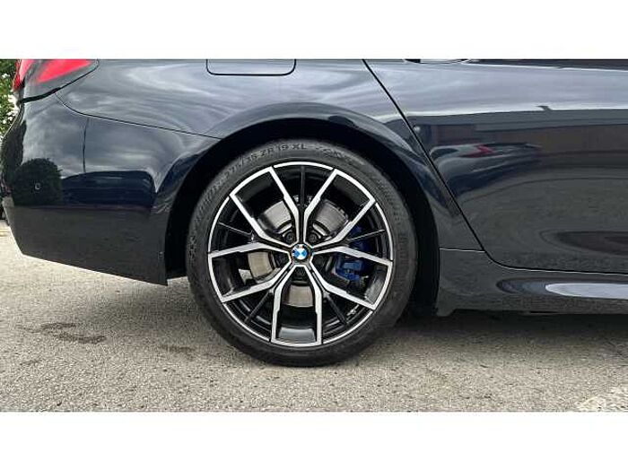 BMW 5 SERIES 530d xDrive MHT M Sport 5dr Auto 
