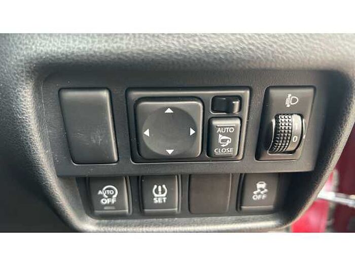 Nissan Juke JUKE 1.2 DiG-T N-Connecta 5dr 