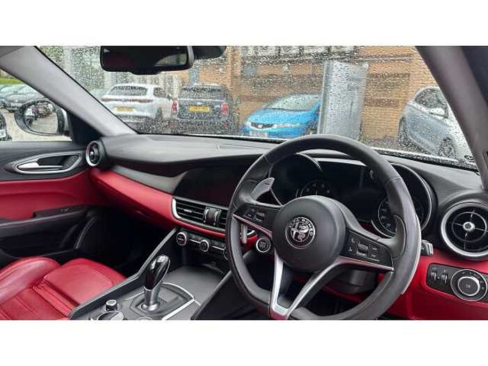 Alfa Romeo Giulia GIULIA 2.0 TB 280 Veloce 4dr Auto 