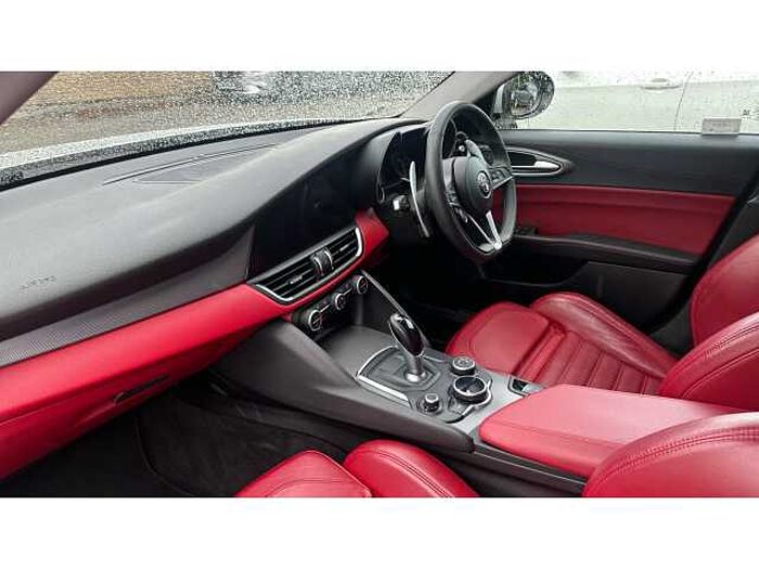 Alfa Romeo Giulia GIULIA 2.0 TB 280 Veloce 4dr Auto 