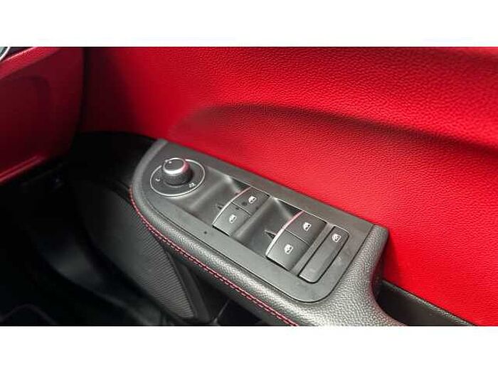 Alfa Romeo Giulia GIULIA 2.0 TB 280 Veloce 4dr Auto 