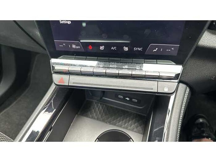 Renault Austral AUSTRAL E-Tech FHEV Iconic Esprit Alpine 5dr Auto 4C 