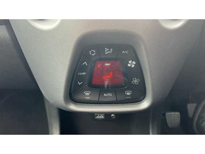 Toyota Aygo AYGO 1.0 VVT-i X-Clusiv 5dr 