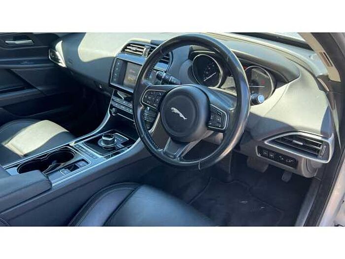 Jaguar XE XE 2.0d Prestige 4dr Auto 
