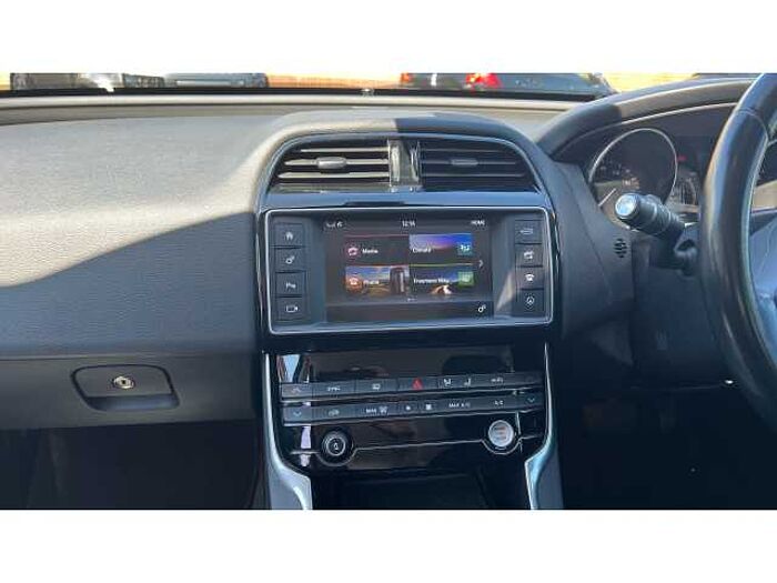 Jaguar XE XE 2.0d Prestige 4dr Auto 