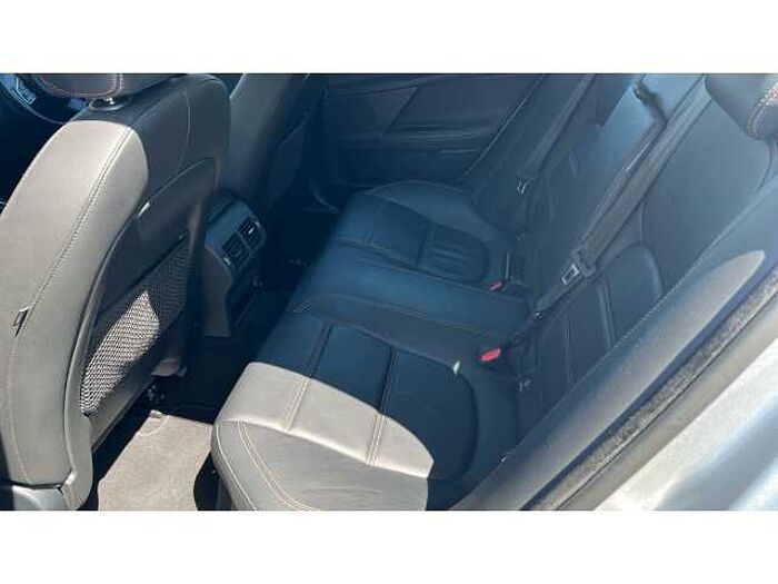 Jaguar XE XE 2.0d Prestige 4dr Auto 