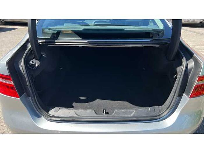 Jaguar XE XE 2.0d Prestige 4dr Auto 