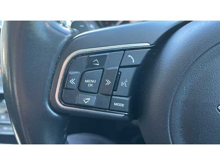 Jaguar XE XE 2.0d Prestige 4dr Auto 
