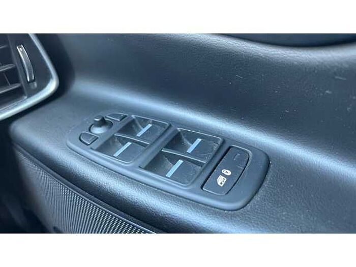 Jaguar XE XE 2.0d Prestige 4dr Auto 