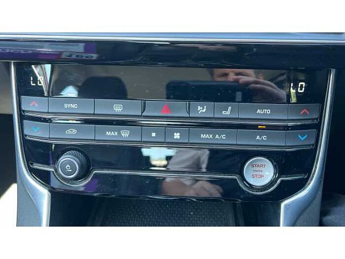 Jaguar XE XE 2.0d Prestige 4dr Auto 
