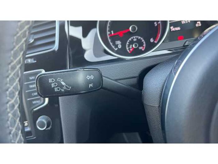 Volkswagen Golf GOLF 2.0 TDI R-Line 5dr 