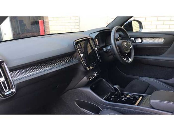Volvo XC40 XC40 2.0 B4P Plus Dark 5dr AWD Auto 