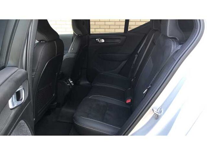 Volvo XC40 XC40 2.0 B4P Plus Dark 5dr AWD Auto 