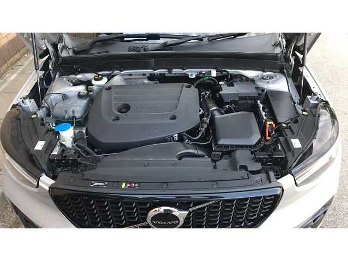 Volvo XC40 XC40 2.0 B4P Plus Dark 5dr AWD Auto 