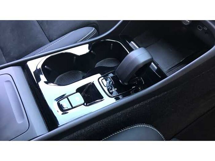 Volvo XC40 XC40 2.0 B4P Plus Dark 5dr AWD Auto 