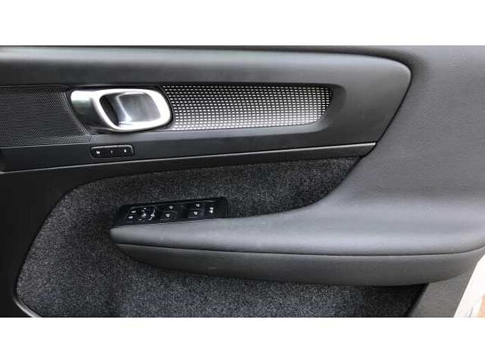 Volvo XC40 XC40 2.0 B4P Plus Dark 5dr AWD Auto 