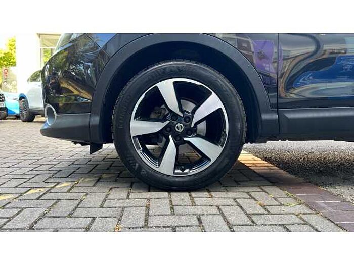 Nissan Qashqai QASHQAI 1.2 DiG-T N-Connecta 5dr Xtronic 