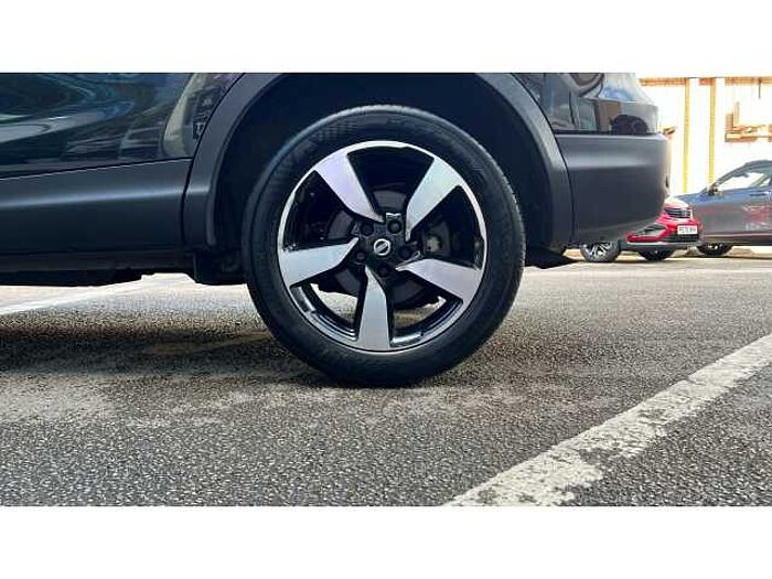 Nissan Qashqai QASHQAI 1.2 DiG-T N-Connecta 5dr Xtronic 
