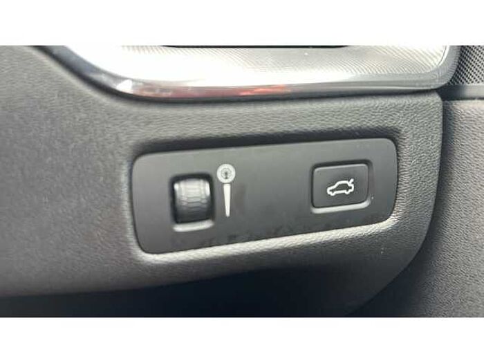 Volvo XC60 XC60 2.0 B4D R DESIGN 5dr AWD Geartronic 