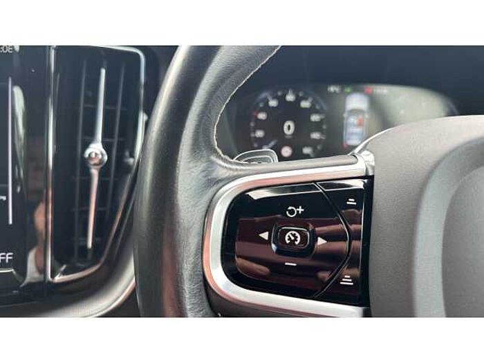 Volvo XC60 XC60 2.0 B4D R DESIGN 5dr AWD Geartronic 