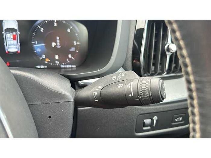 Volvo XC60 XC60 2.0 B4D R DESIGN 5dr AWD Geartronic 