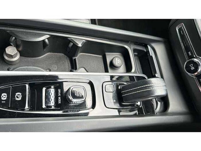Volvo XC60 XC60 2.0 B4D R DESIGN 5dr AWD Geartronic 