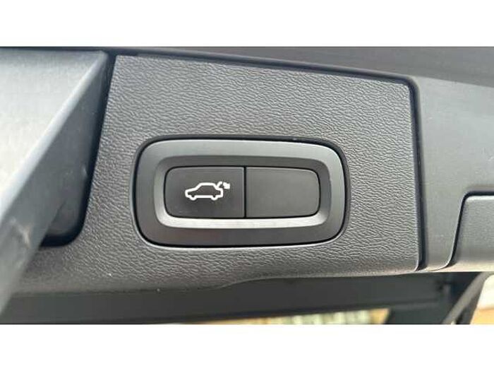 Volvo XC60 XC60 2.0 B4D R DESIGN 5dr AWD Geartronic 